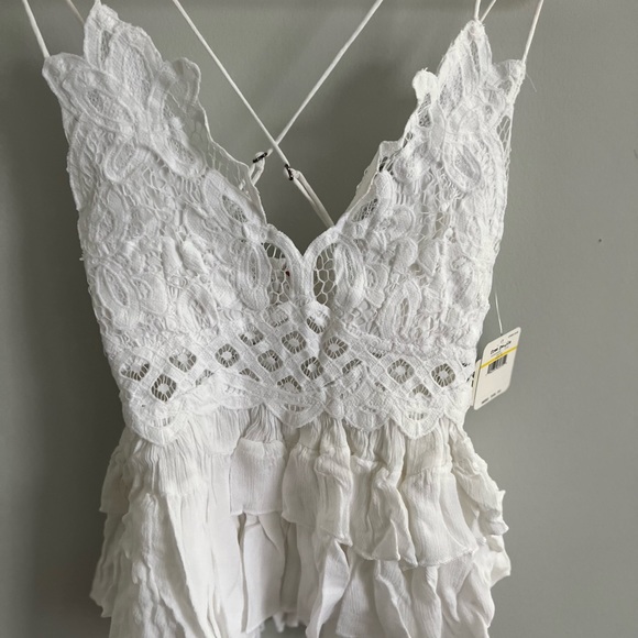 🌟LAST ONE! FREE PEOPLE ADELLA CAMI TANK-White Color-Size Medium - Picture 15 of 16